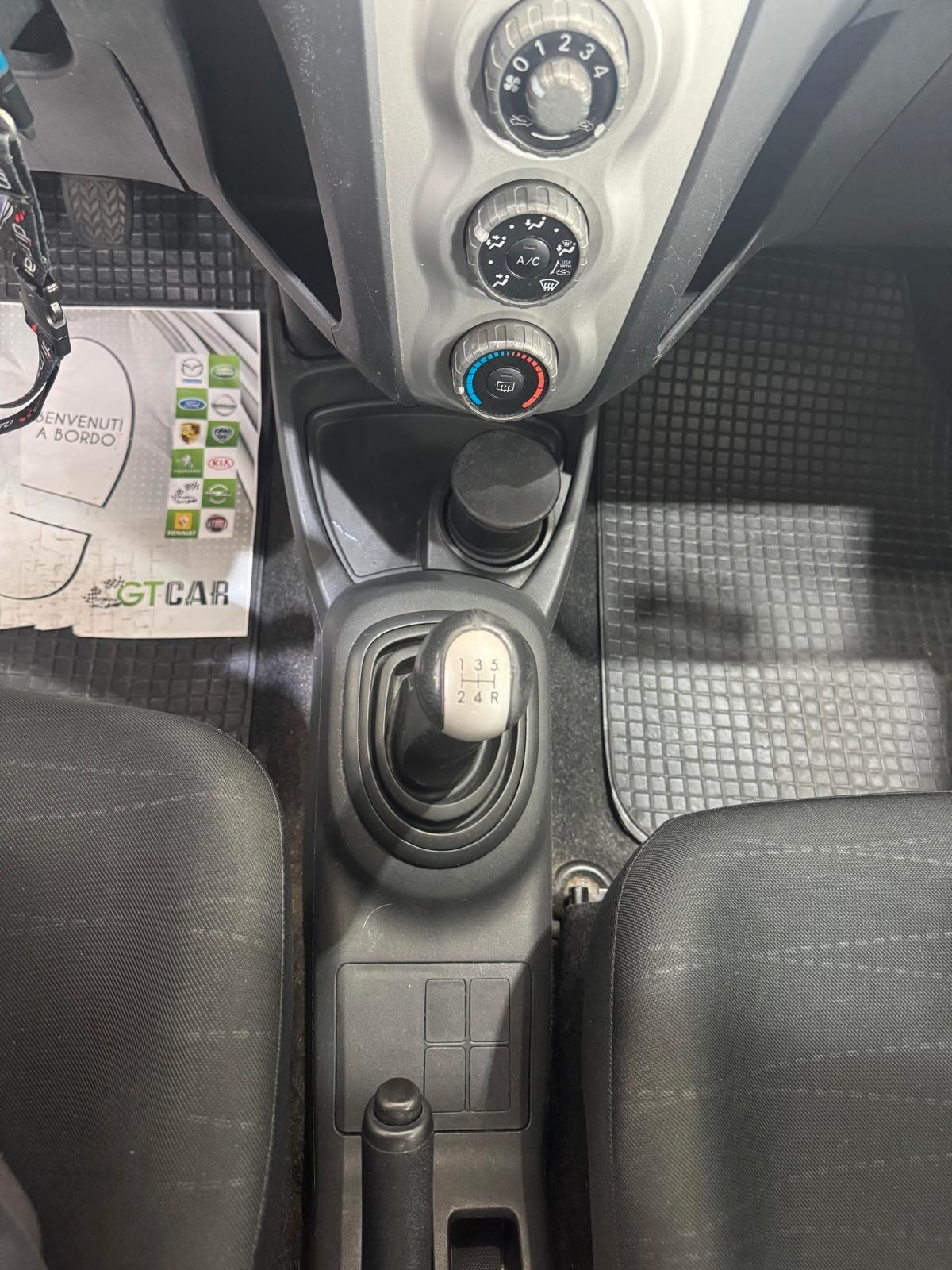 Toyota Yaris 1.0 5 porte