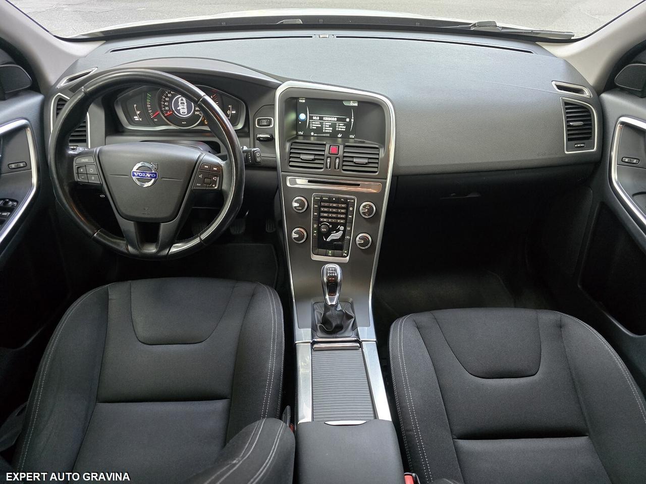 VOLVO XC60 2015 CAMBIO MANUALE 2.0 181cv PARI NUOV