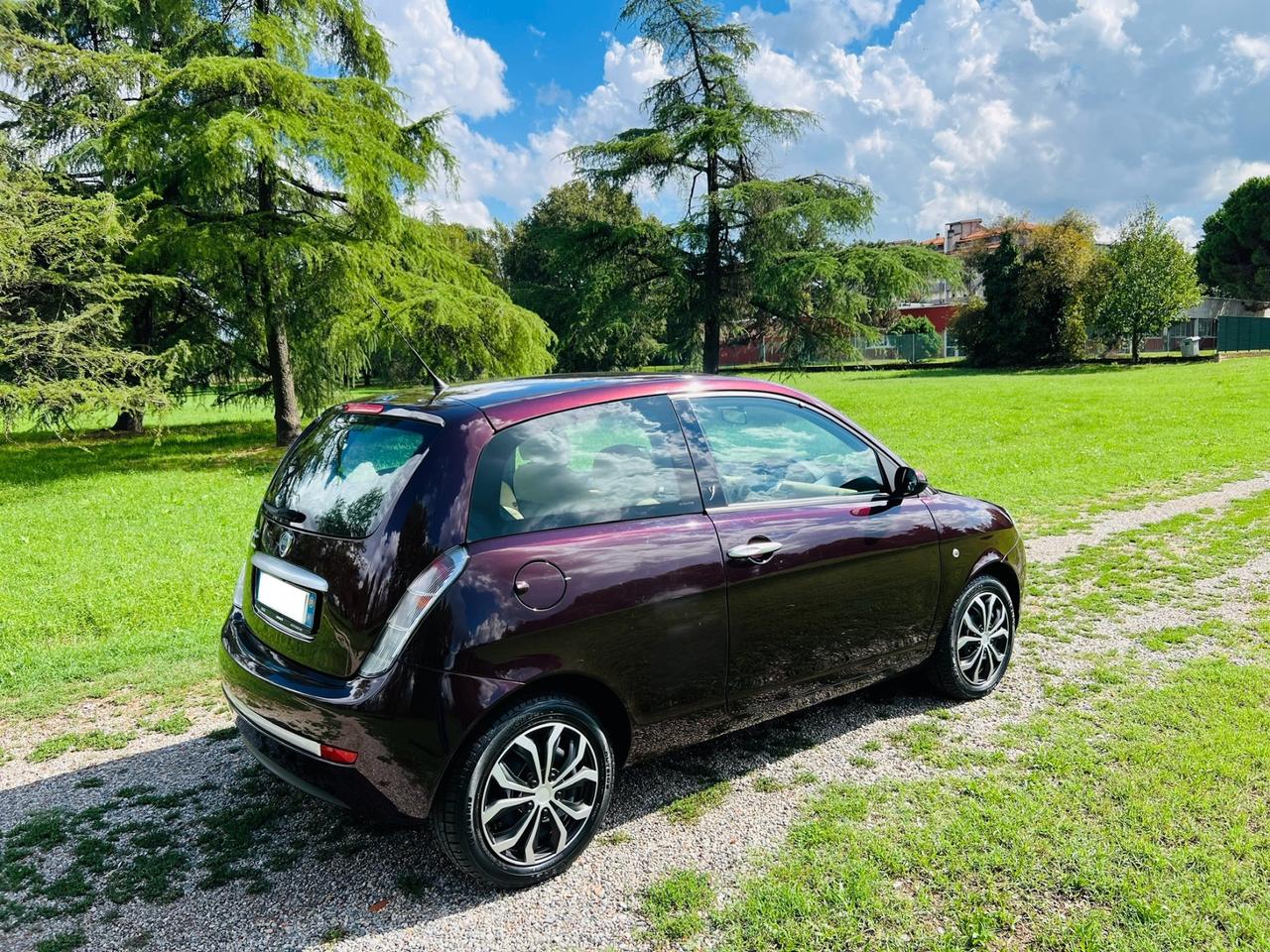 Lancia Ypsilon 1.2 Platino