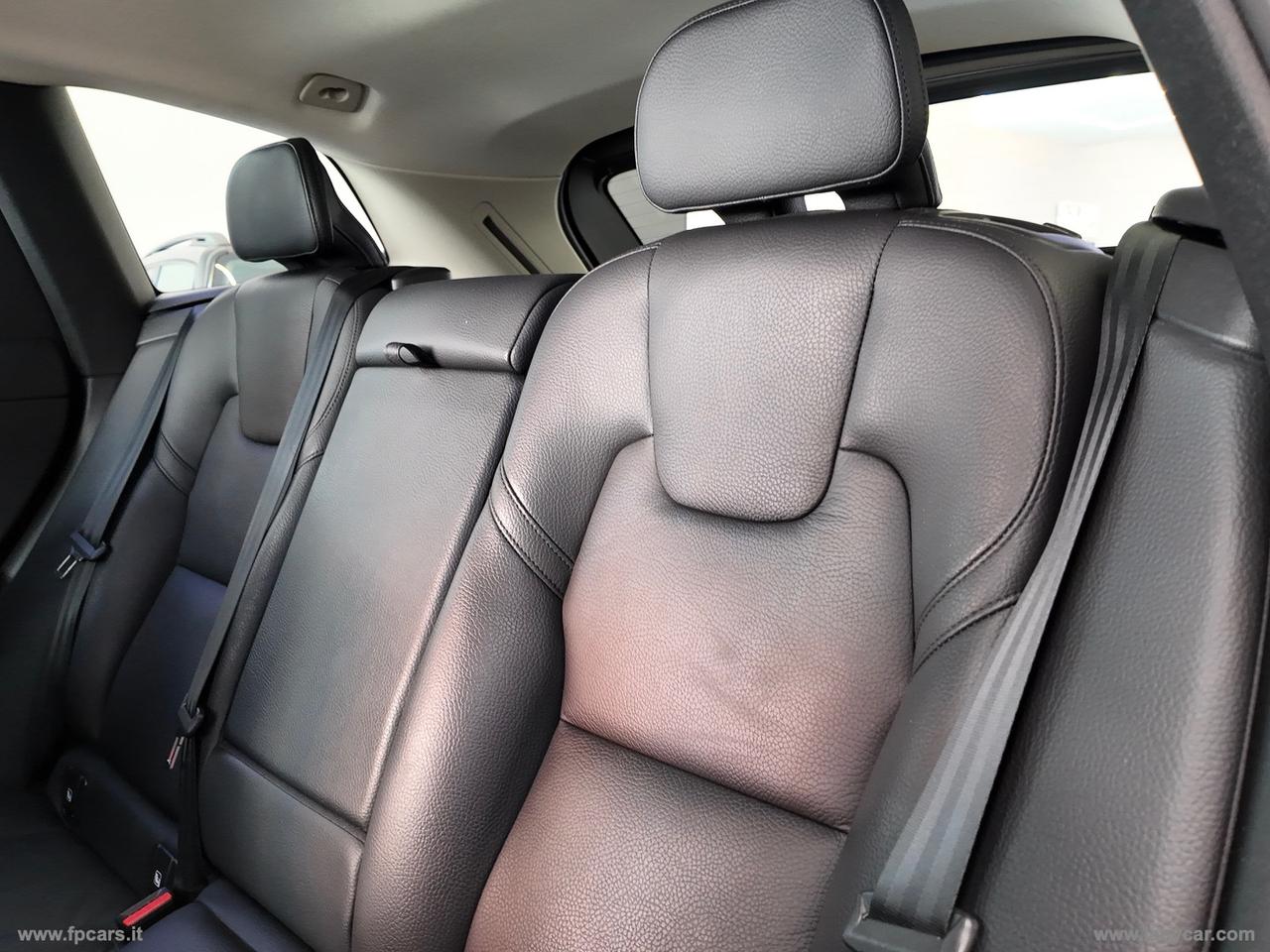 VOLVO XC60 B4