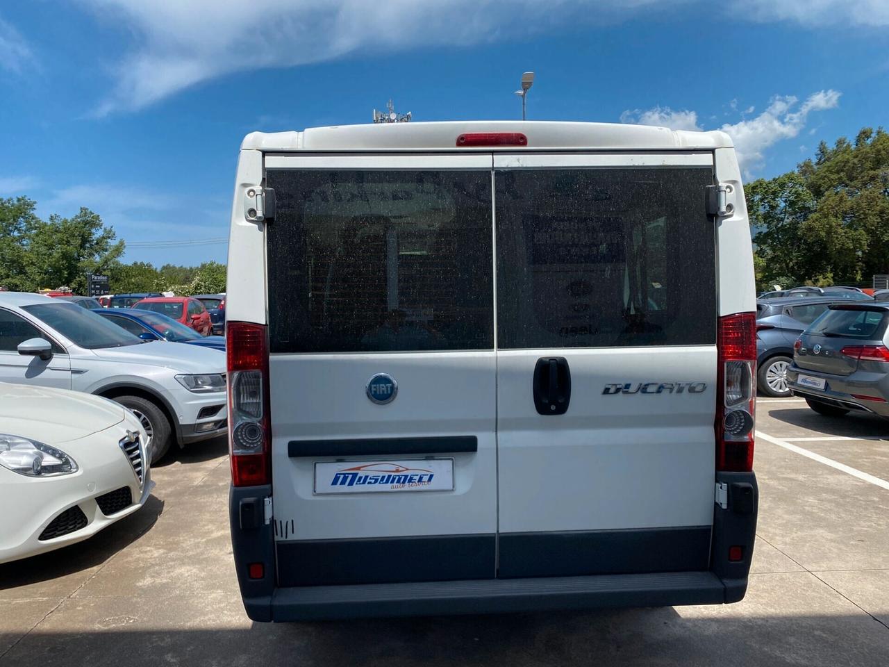 Fiat Ducato 33 2.3 MJT con gancio traino 9 posti