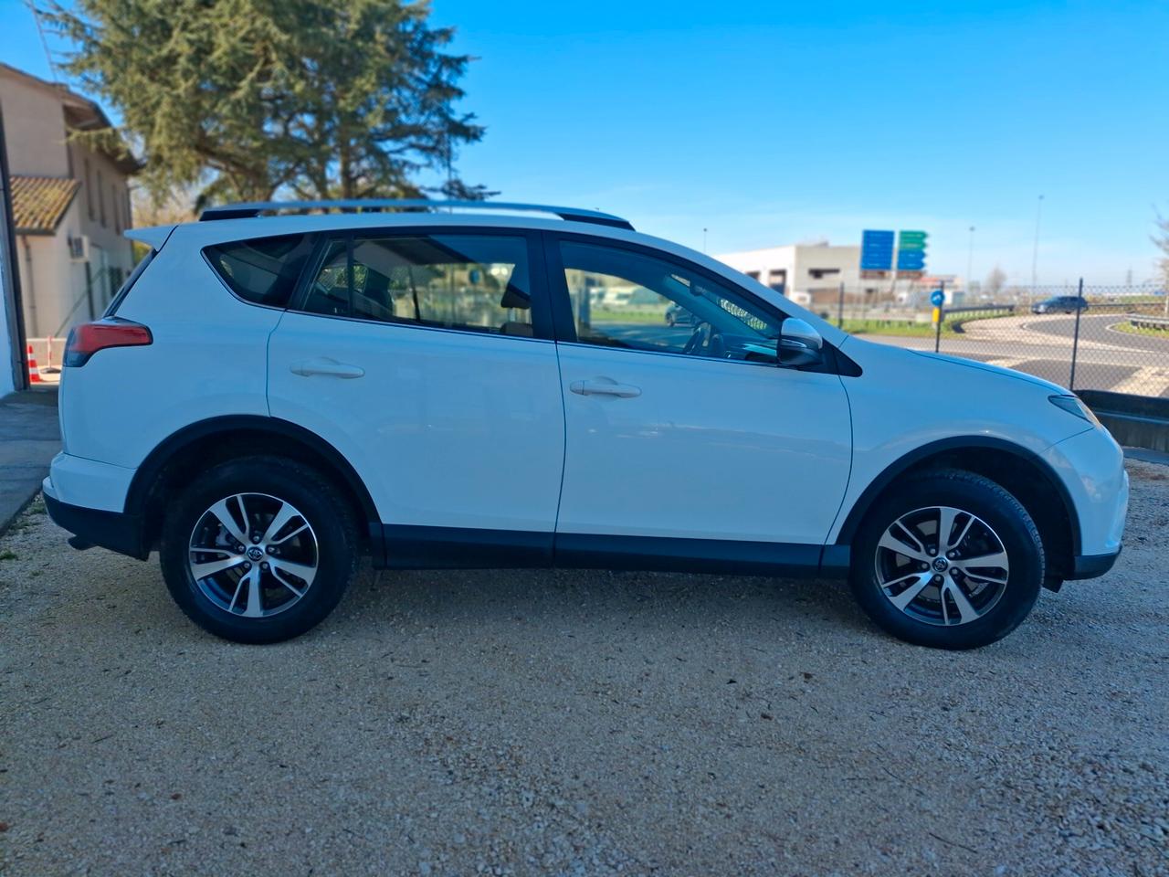 Toyota RAV 4 RAV4 2.0 D-4D 2WD Style