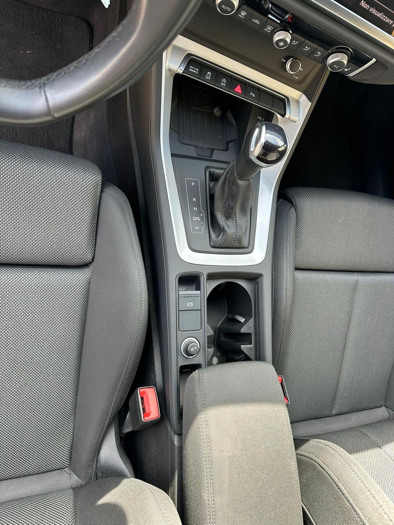 Audi Q3 SPB 40 TDI quattro S tronic Identity Black