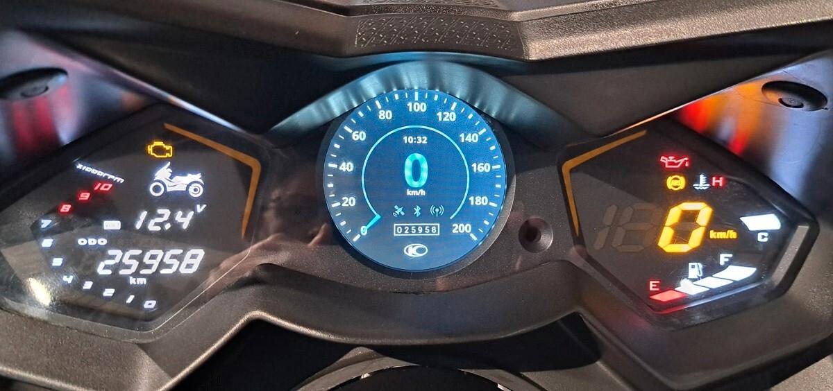 Kymco AK 550 Uniproprietario