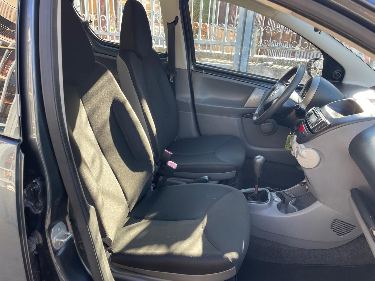 Toyota Aygo 1.0 12V VVT-i 5 porte Sol