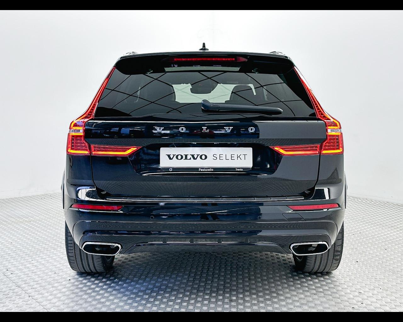 VOLVO XC60 (2017-->) - XC60 B5 (d) AWD Geartronic R-design