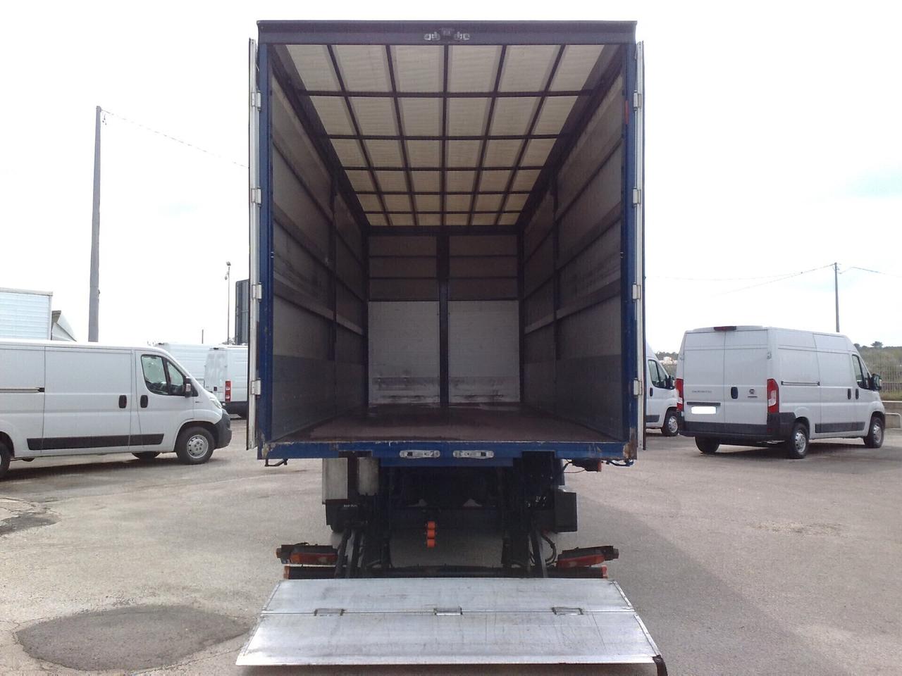 Iveco 120E22 CENTINATO CON SPONDA - 2012