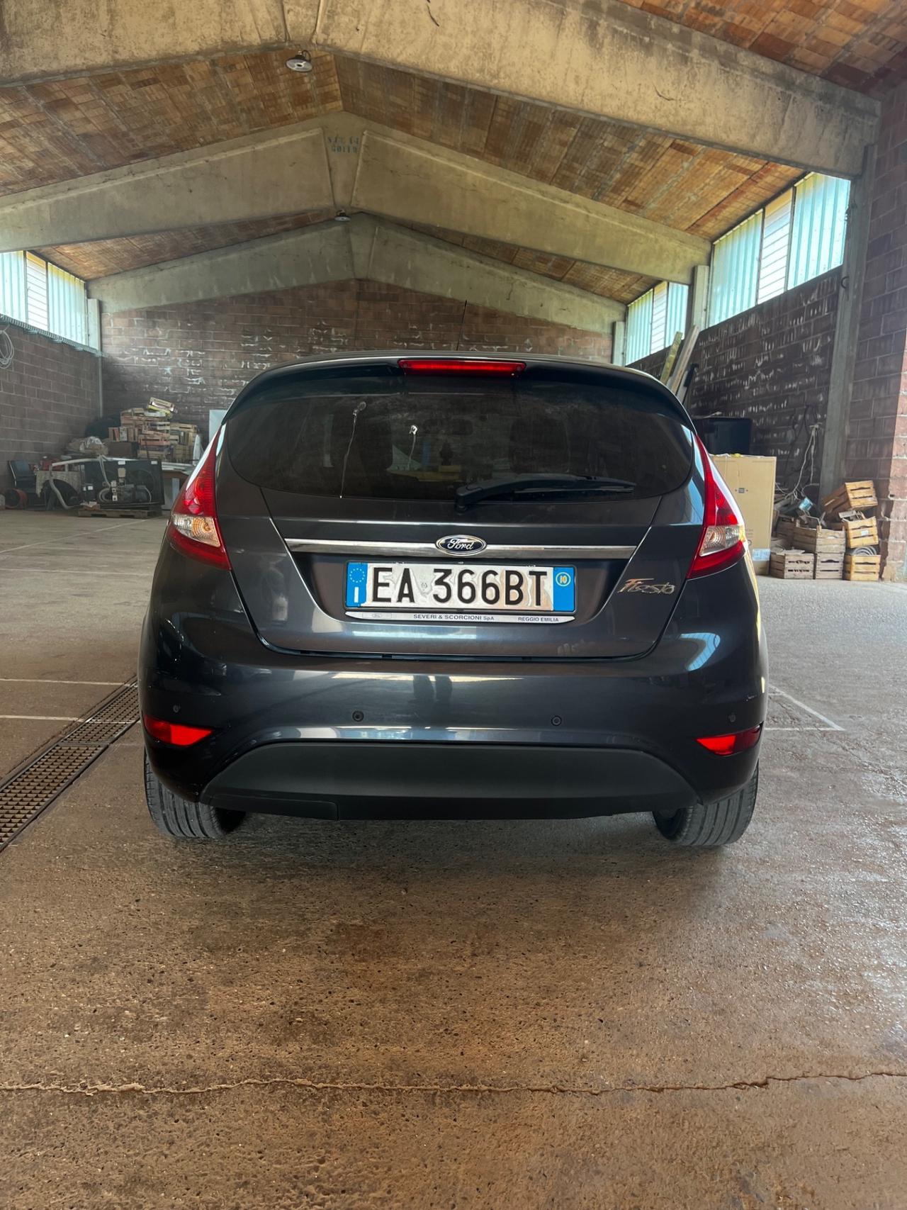 Ford Fiesta 1.4 5 porte Bz.- GPL Titanium