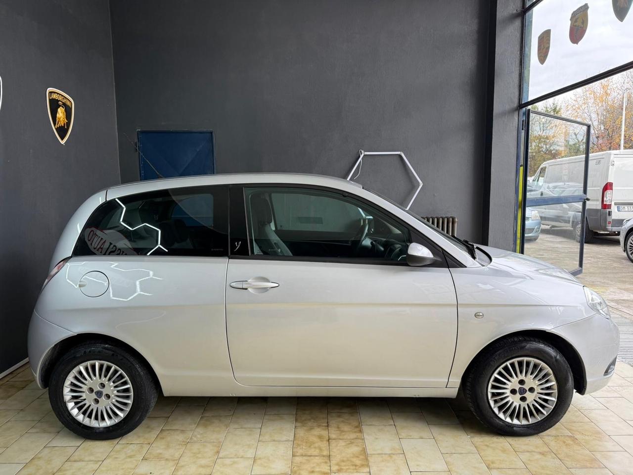 Lancia Ypsilon 1.3 MJT 75 CV Argento