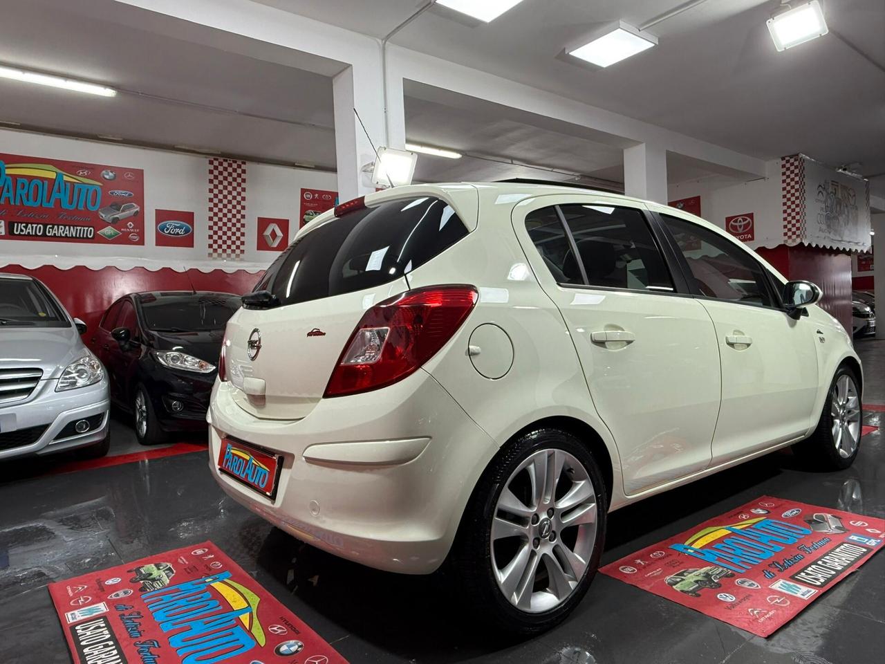 Opel Corsa 1.2 86cv Cosmo - 2011
