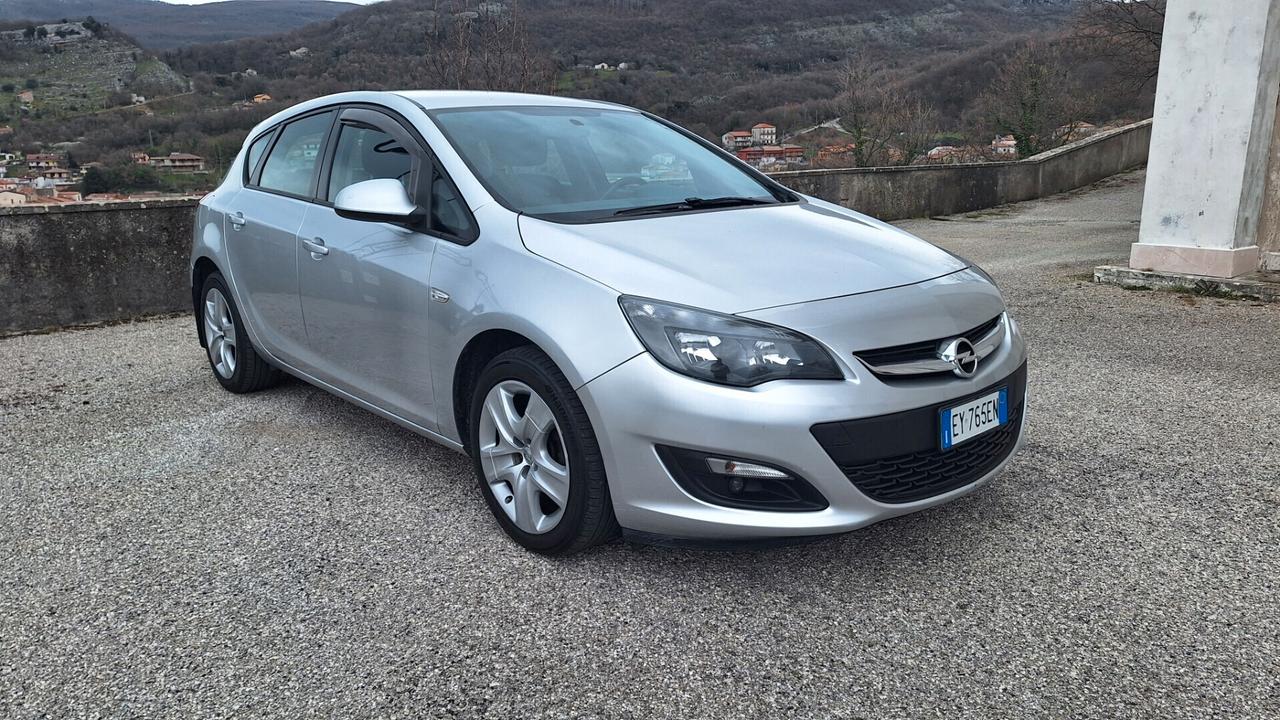 Opel Astra 1.4 Turbo 140CV 5 porte GPL Tech Cosmo