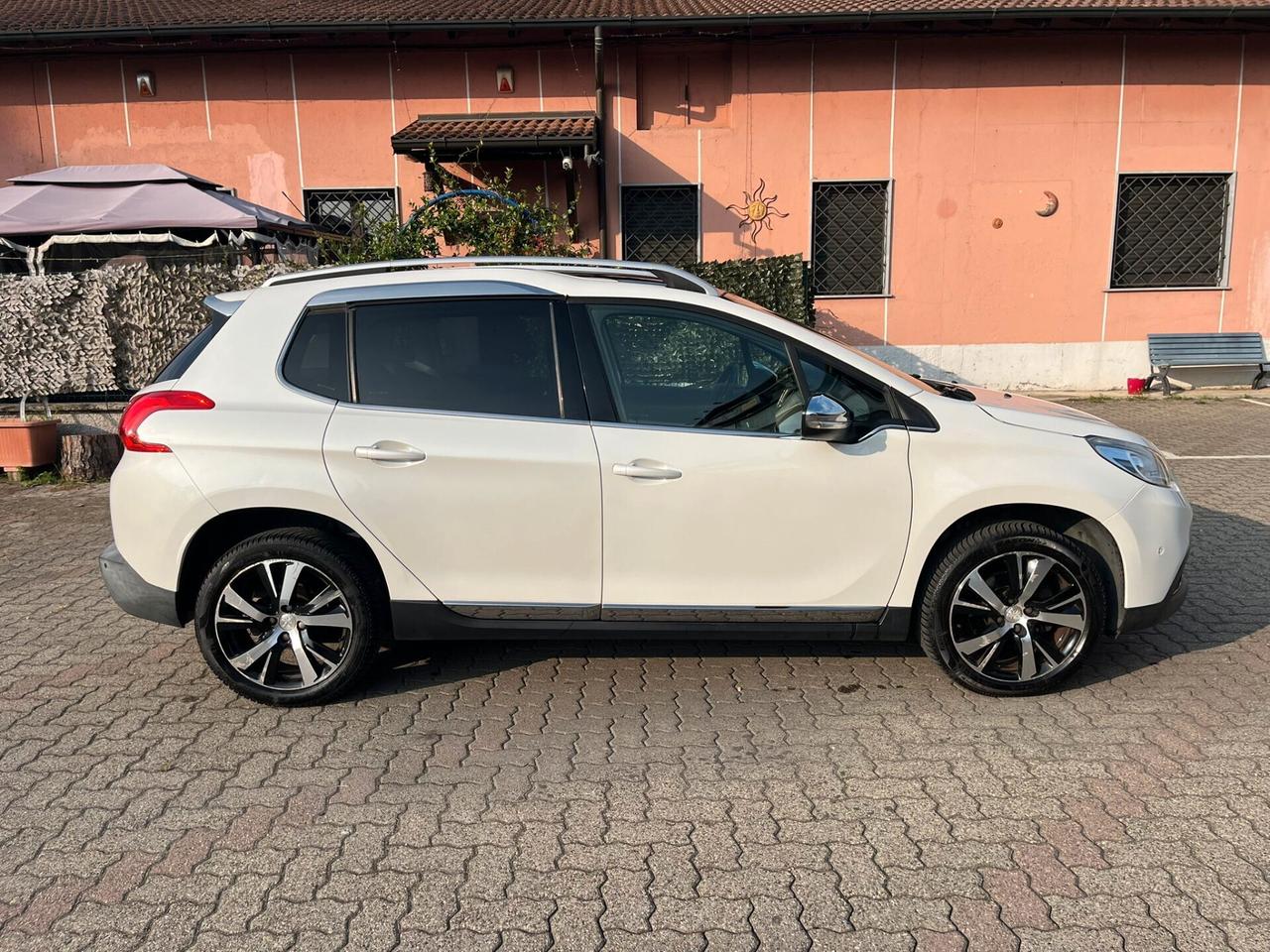 Peugeot 2008 1.6 e-HDi 115 CV Stop&Start Allure