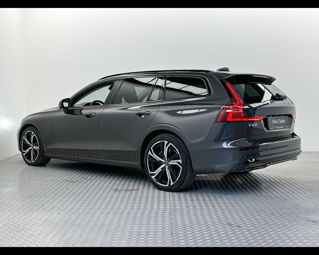VOLVO V60 (2018-->) - V60 B4 (d) automatico Plus Dark