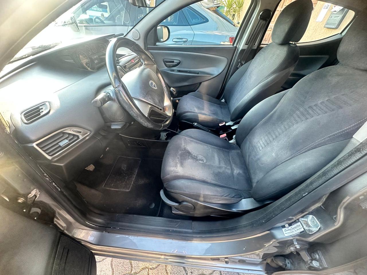 Lancia Ypsilon 0.9 TwinAir 85 CV 5 porte Metano Ecochic Gold