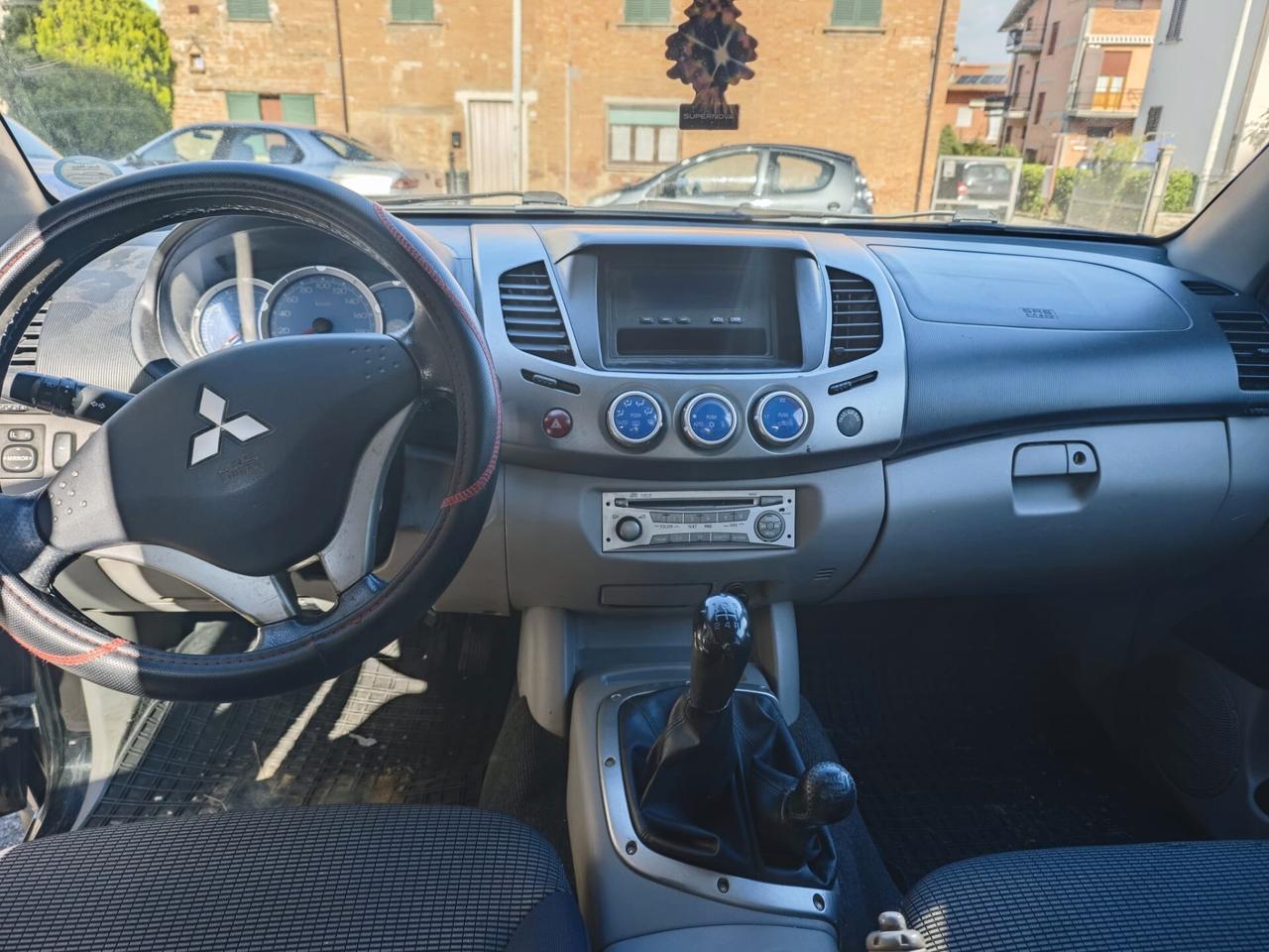 Mitsubishi L200 2.5 DI-D/136CV Double Cab Intense