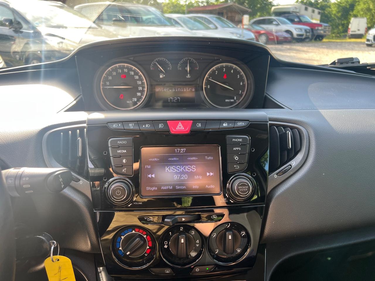 Lancia Ypsilon 1.2 Benzina Gold Permute Rate Neopatentati