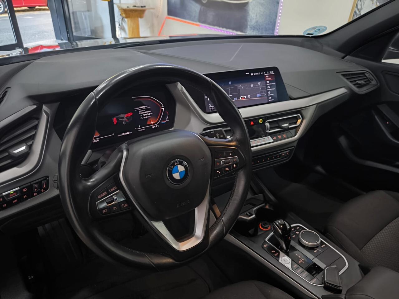 Bmw 118 118d 5p. Business Advantage