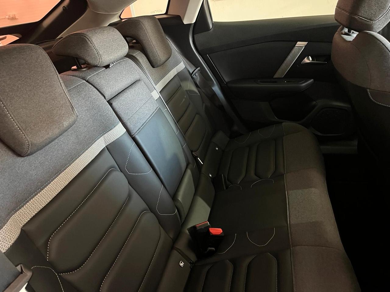 Citroen C4 PureTech 130 S&S EAT8 Shine