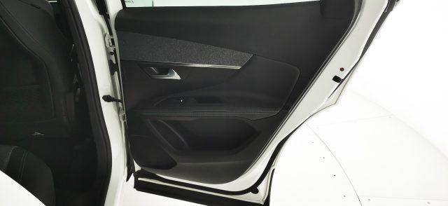 PEUGEOT 3008 Hybrid4 300 e-EAT8 Allure Pack