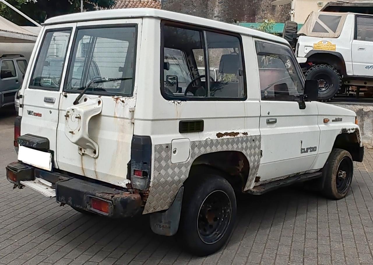 Toyota Land Cruiser II 2.4 turbodiesel LJ70 VX