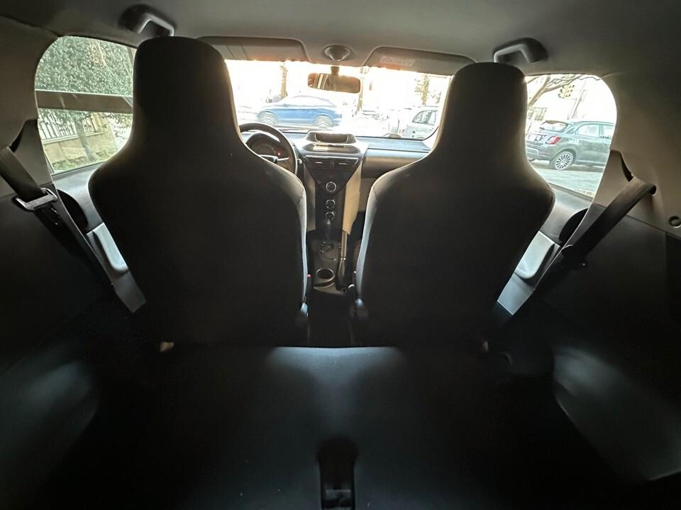 Toyota iQ 1.0 Lounge Automatica Cvt