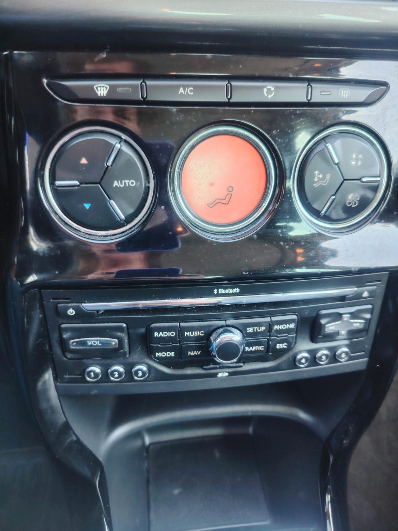 Citroen C3 1.4 Exclusive Style - NEOPATENTATI