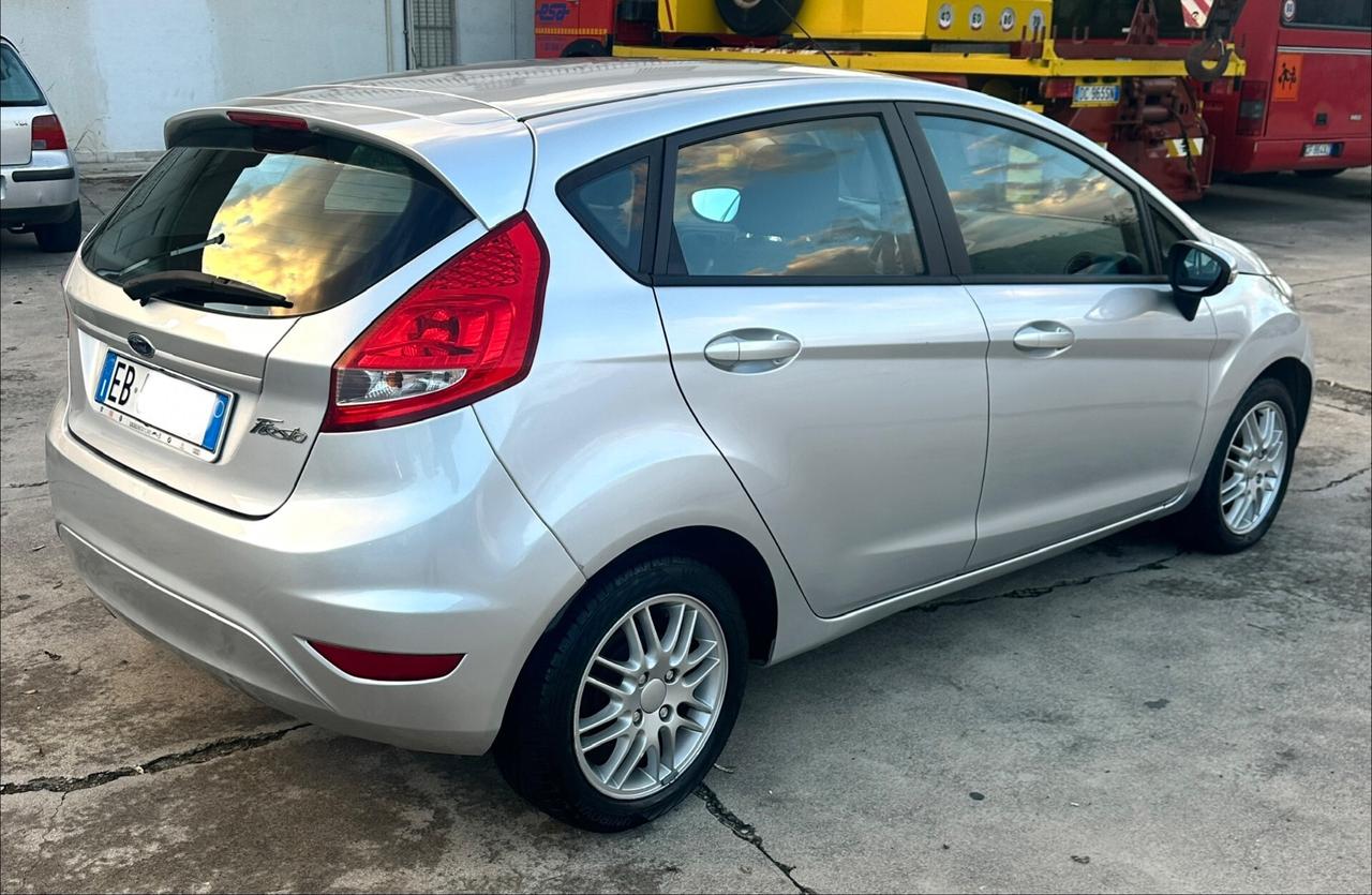 Ford Fiesta 1.2 BENZ 82 CV 5 porte Titanium