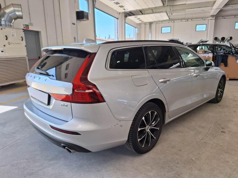 Volvo V60 2.0 B4 Momentum Business Pro
