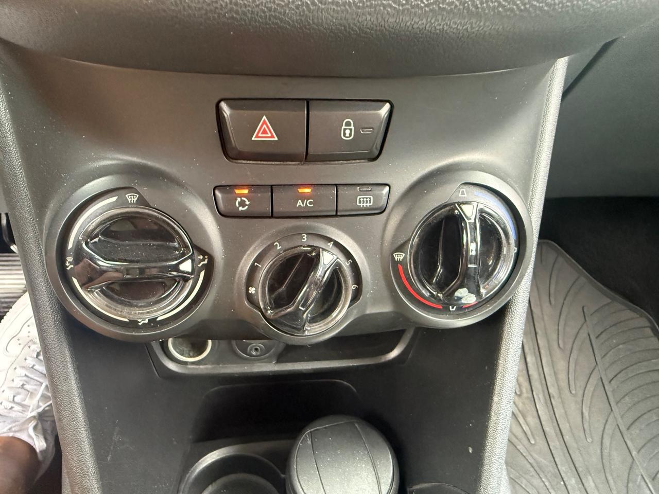 Peugeot 208 .1.4 diesel anno 2016