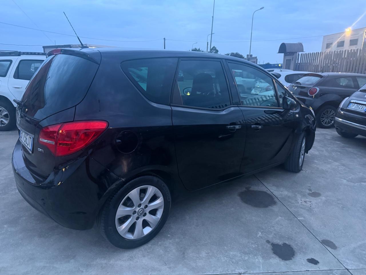 Opel Meriva 1.7 CDTI 110CV b-color