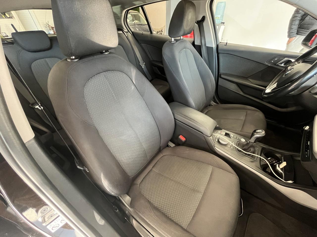 Bmw 116 116d 5p. Business Advantage