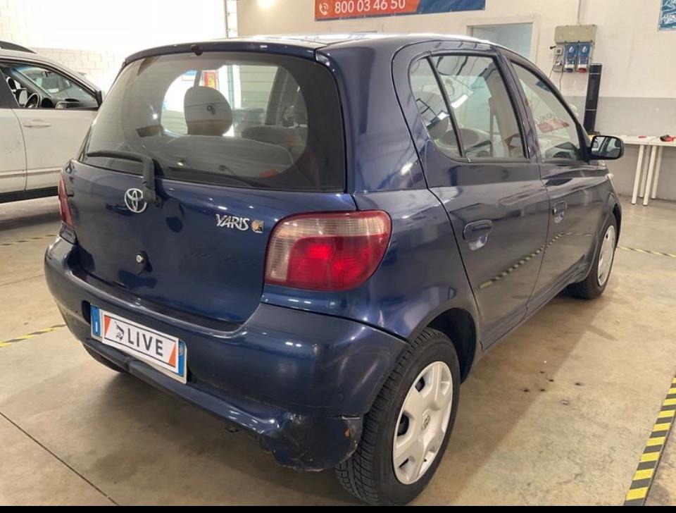 Toyota Yaris 1.0i 5 porte Sol Neopatentati