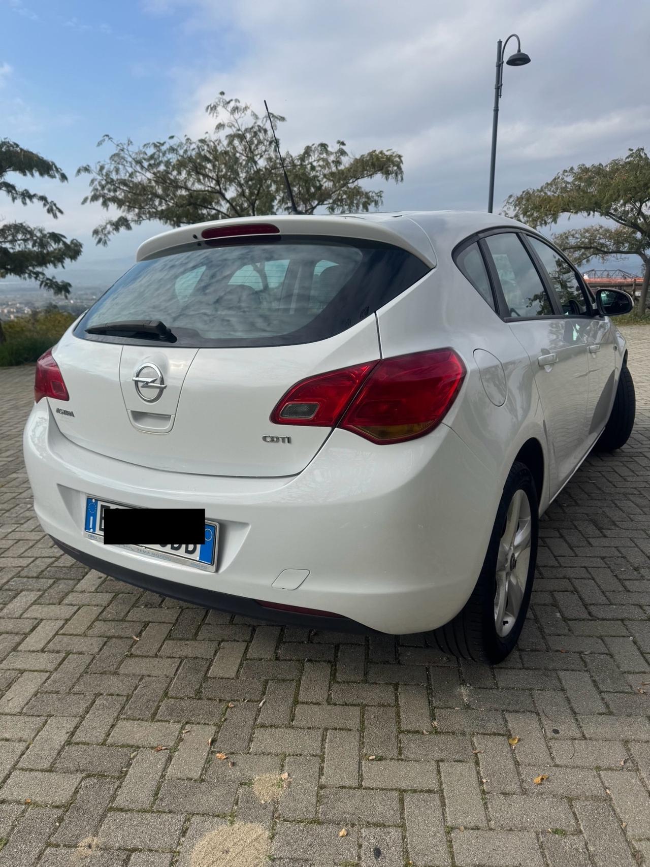 Opel Astra 1.7 CDTI 110CV *COSMO* 2011