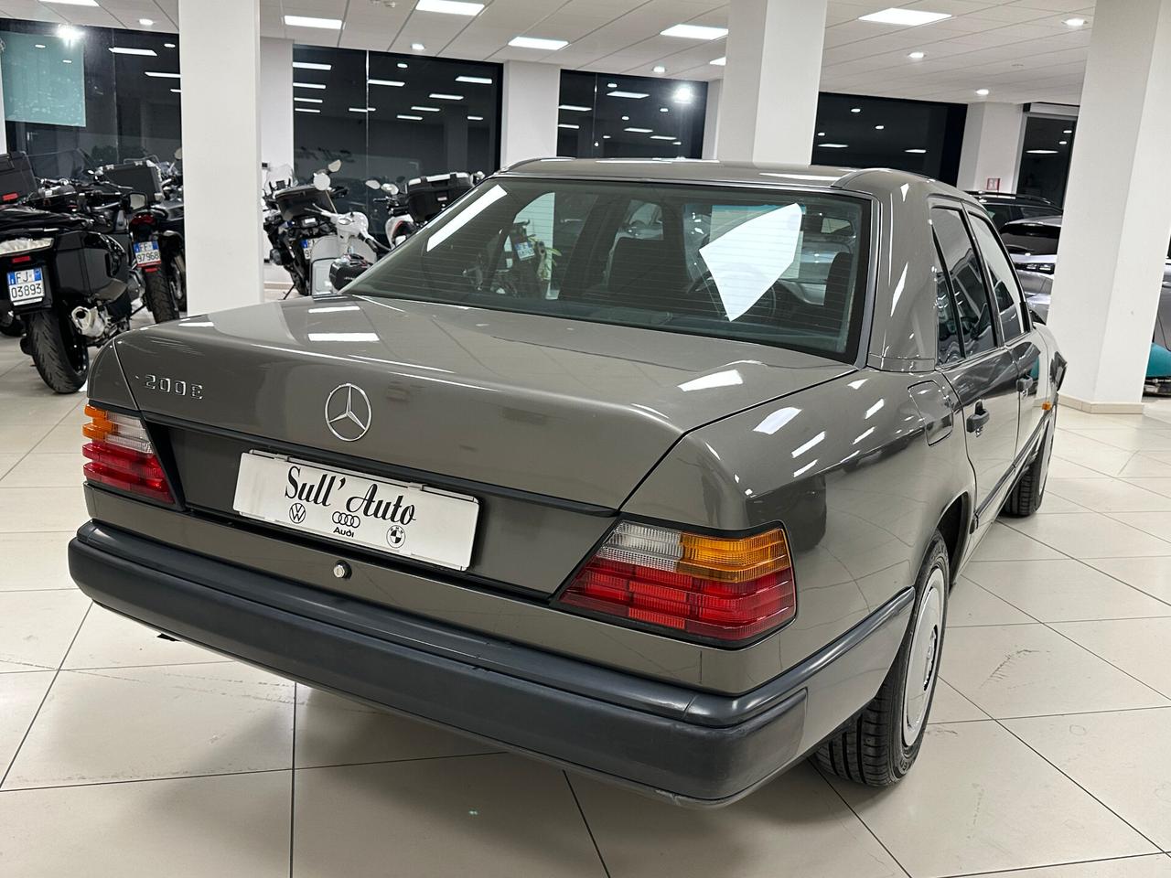 Mercedes-benz 200 E benzina Berlina 122 CV - 1986