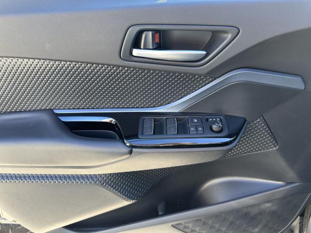 TOYOTA C-HR 1.8 Hybrid E-CVT Business