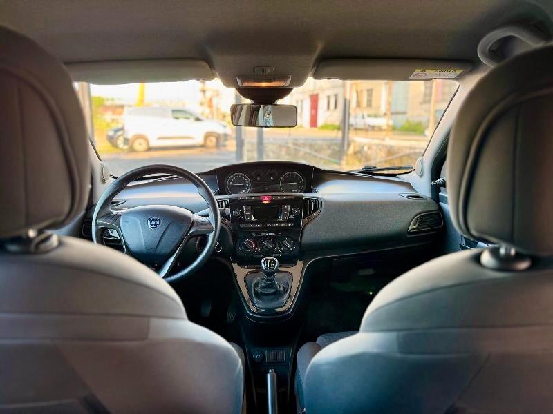 Lancia Ypsilon 1.0 FireFly 5 porte S&S Hybrid Ecochic Gold