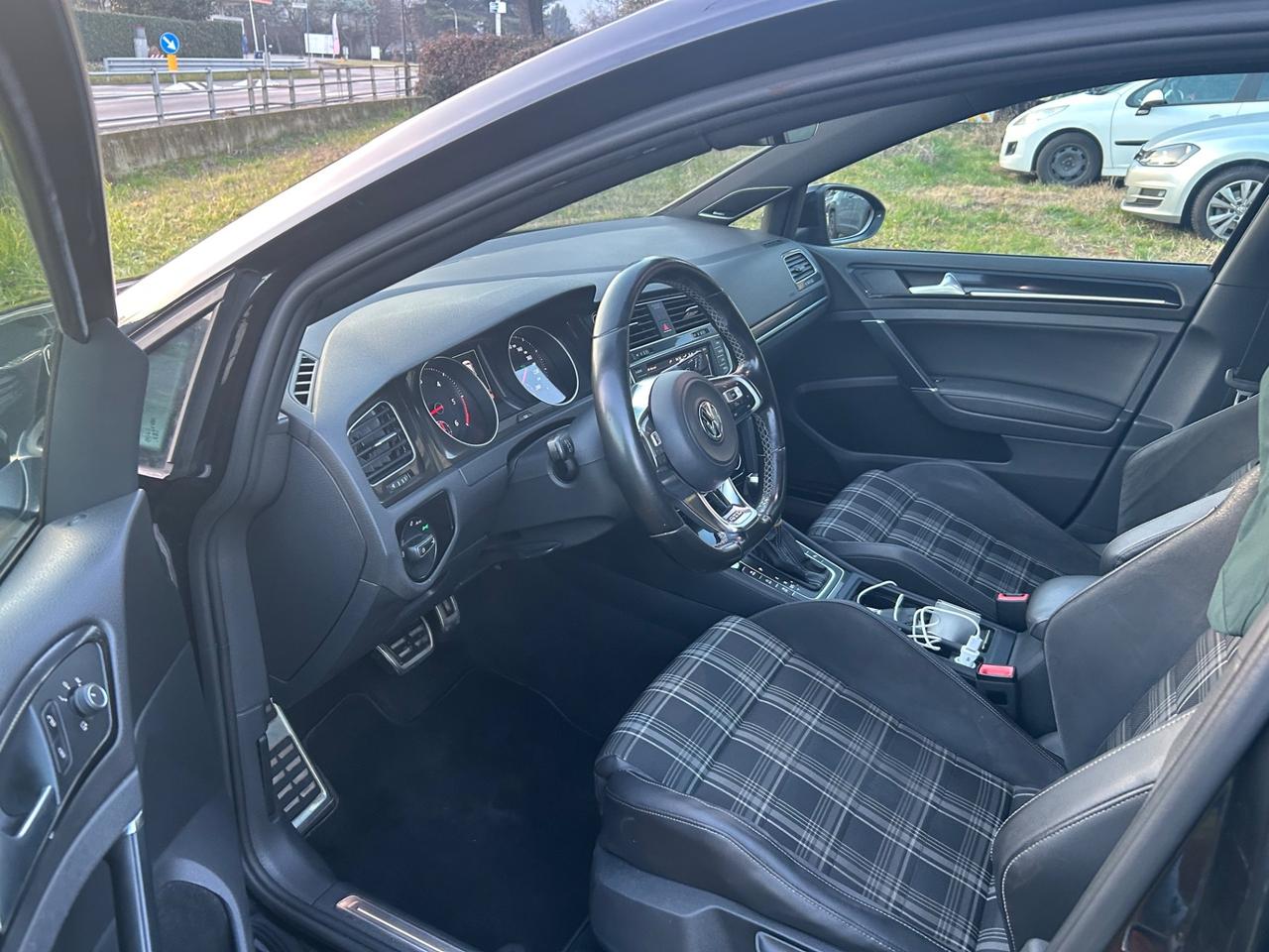 Volkswagen Golf Sportsvan 2.0 TDI DSG Highline BlueMotion Tech.