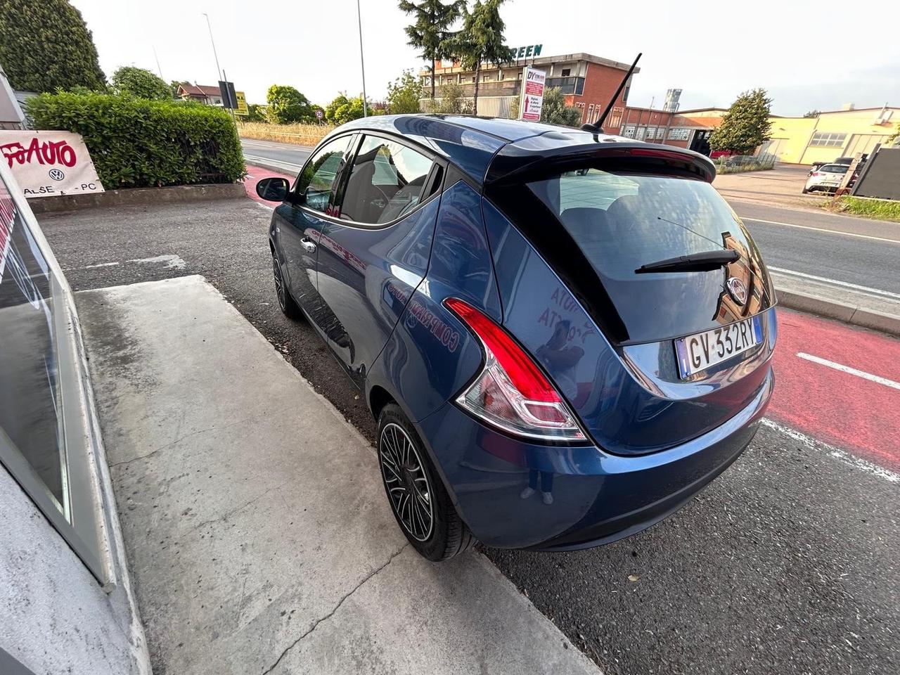 Lancia Ypsilon 1.0 FireFly 5 porte S&S Hybrid Gold