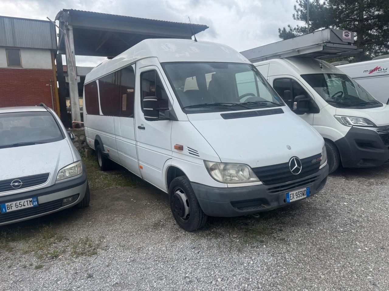 Mercedes Benz 17 posti motore nuovo