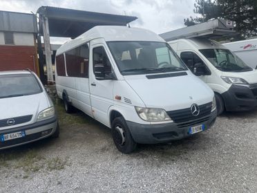 Mercedes Benz 17 posti motore nuovo