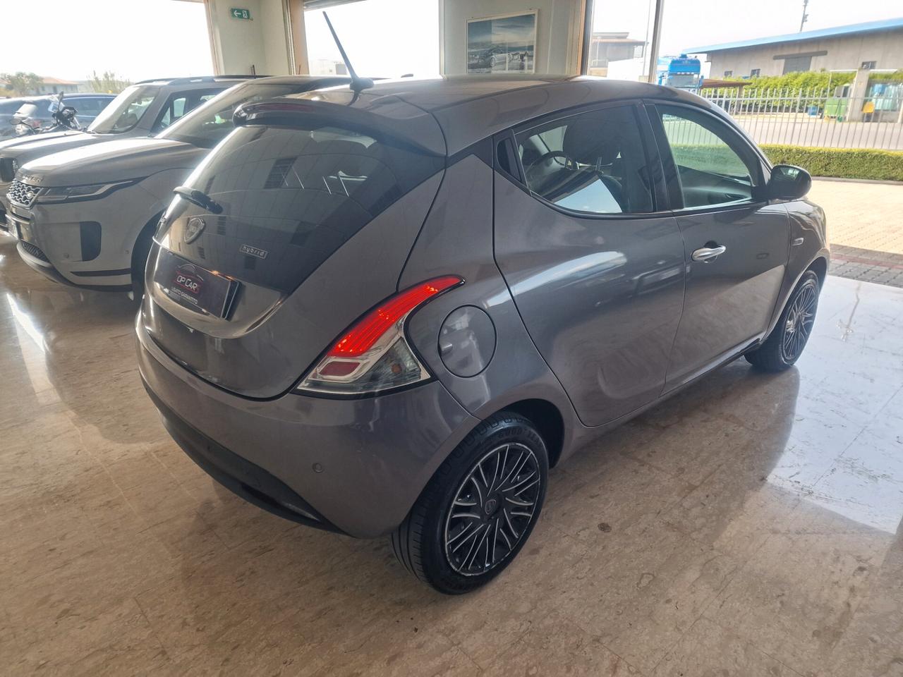 Lancia Ypsilon 1.0 Hybrid Gold 2023