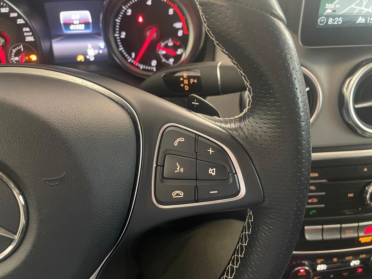 MERCEDES GLA 200d AUTOMATIC SPORT NIGHT EDITION – SOLO 41.332 KM CERTIFICATI