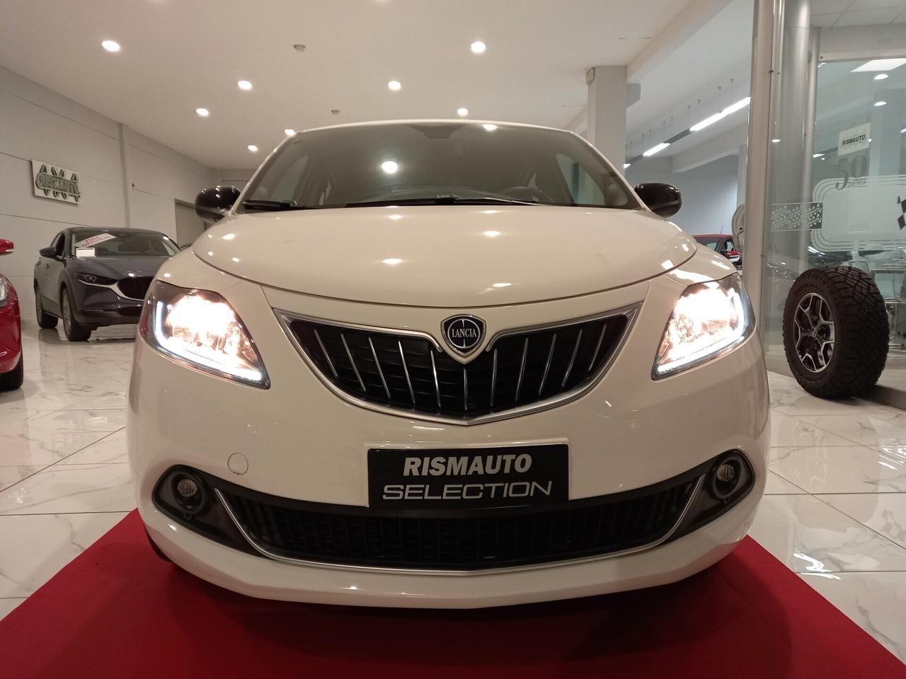 Lancia Ypsilon 1.0 HYBRID 12.000 km