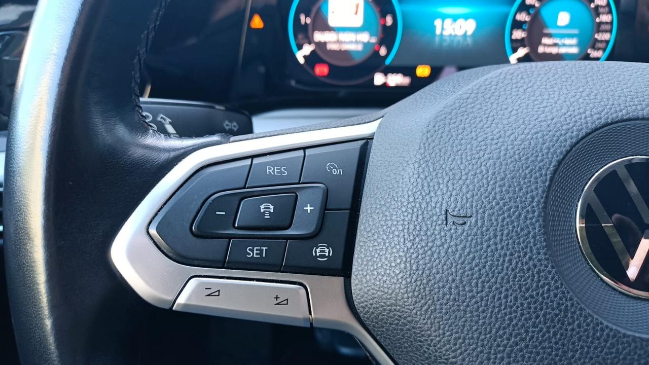 Volkswagen Golf 8 2.0 TDI 115 CV SCR Life