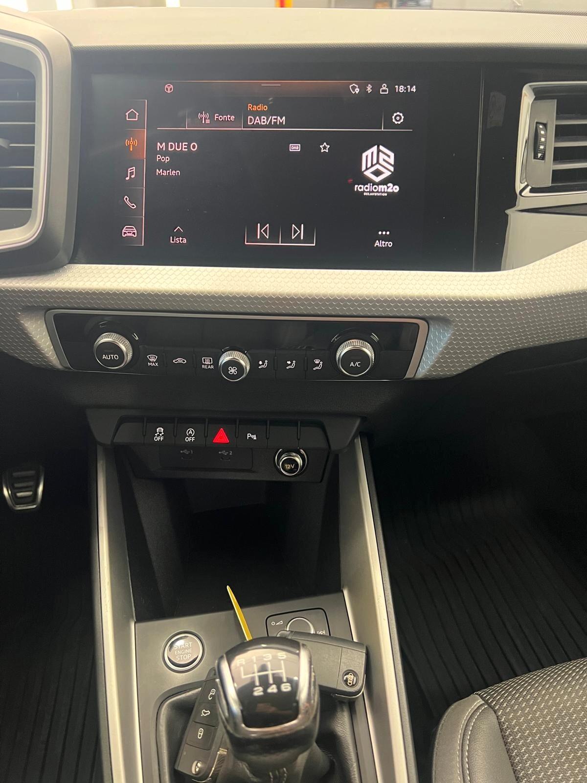 Audi A1 citycarver 30 TFSI Identity Contrast