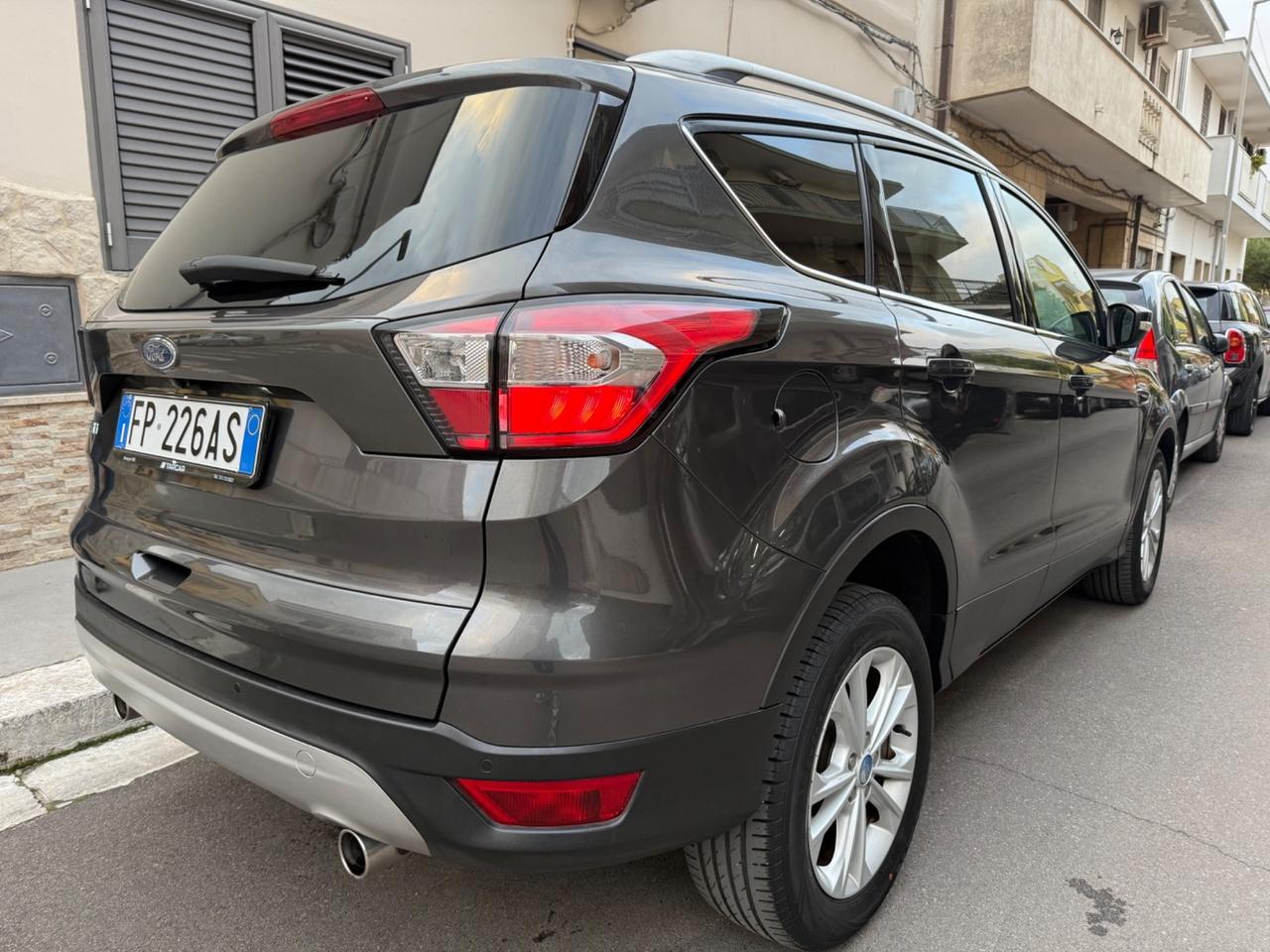 Ford Kuga 1.5 TDCI 120 CV S&S 2WD Powershift Titanium