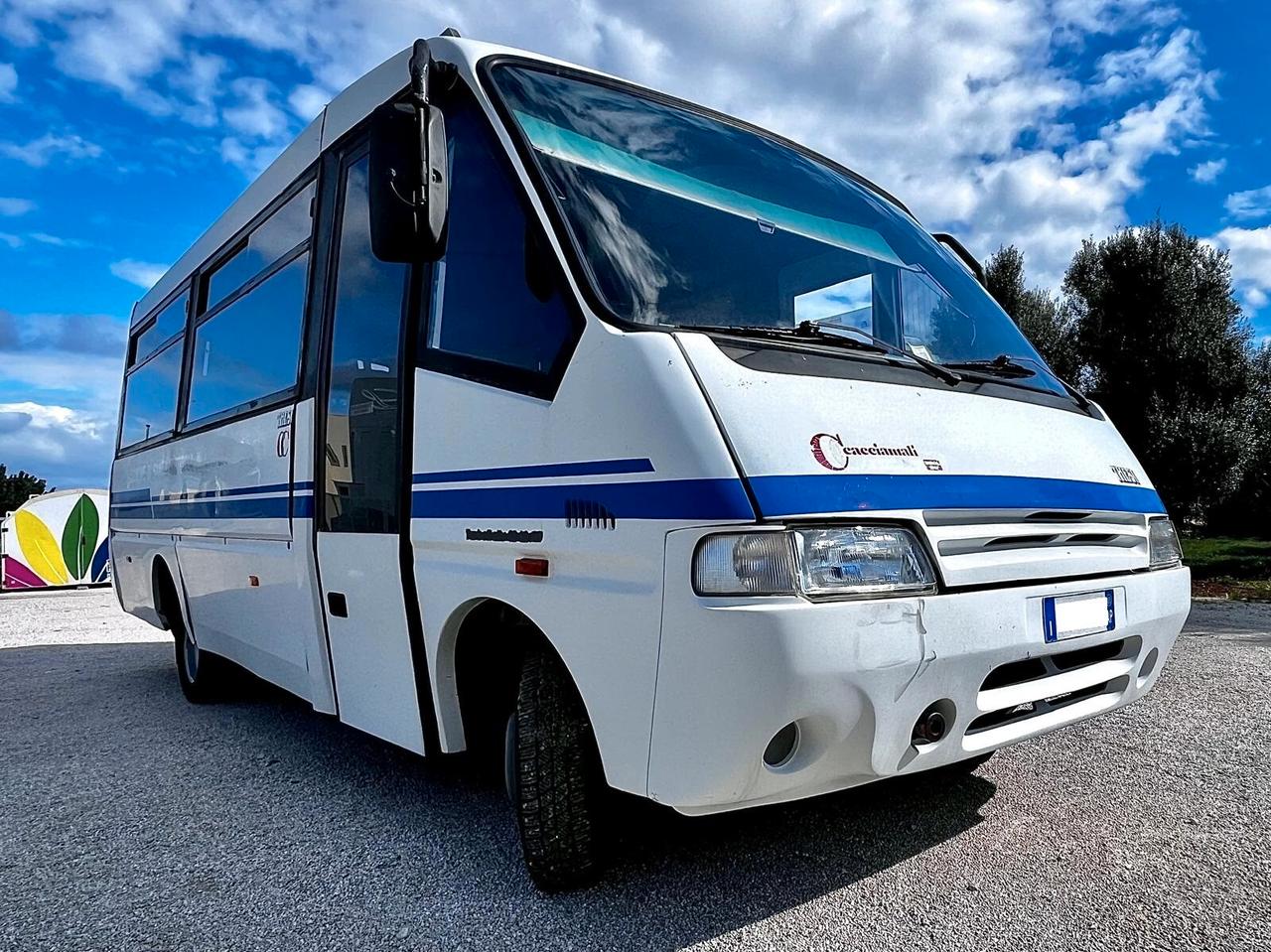 AUTOBUS IVECO DAILY 49E12 UNICO PROPRIETARIO 24 POSTI