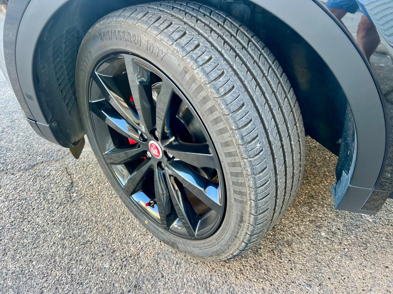 Jaguar E-Pace 2.0D 180 CV AWD aut. R-Dynamic SE