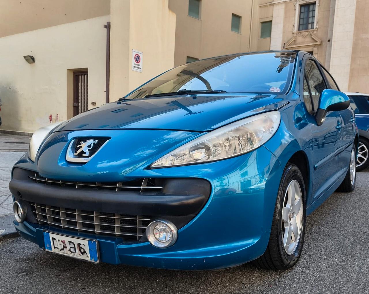 Peugeot 207 1.4 8V 75CV 5p. X Line