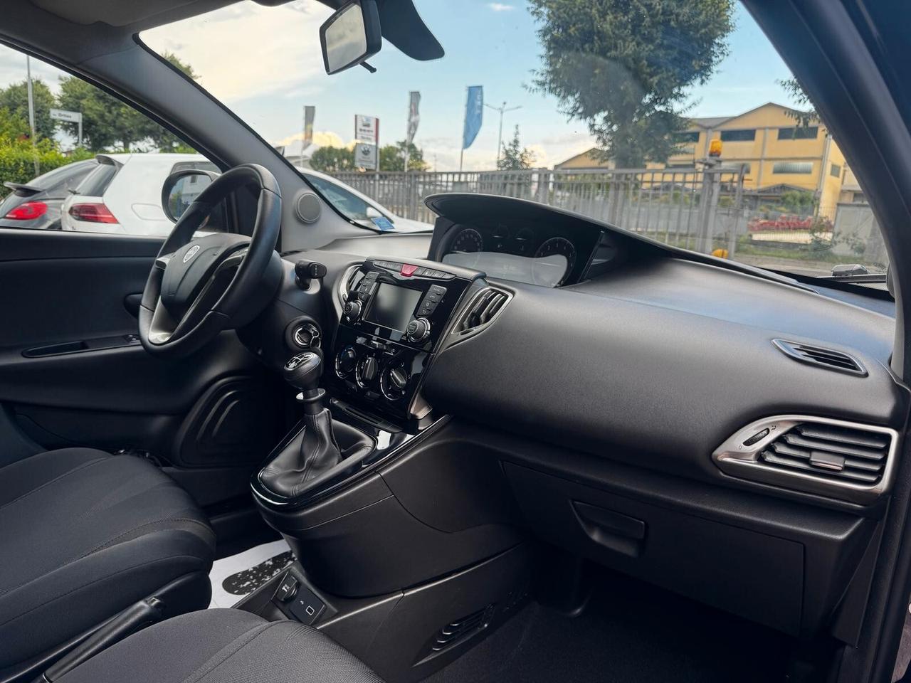 Lancia Ypsilon 1.2 69 CV 5 porte GPL Ecochic Gold